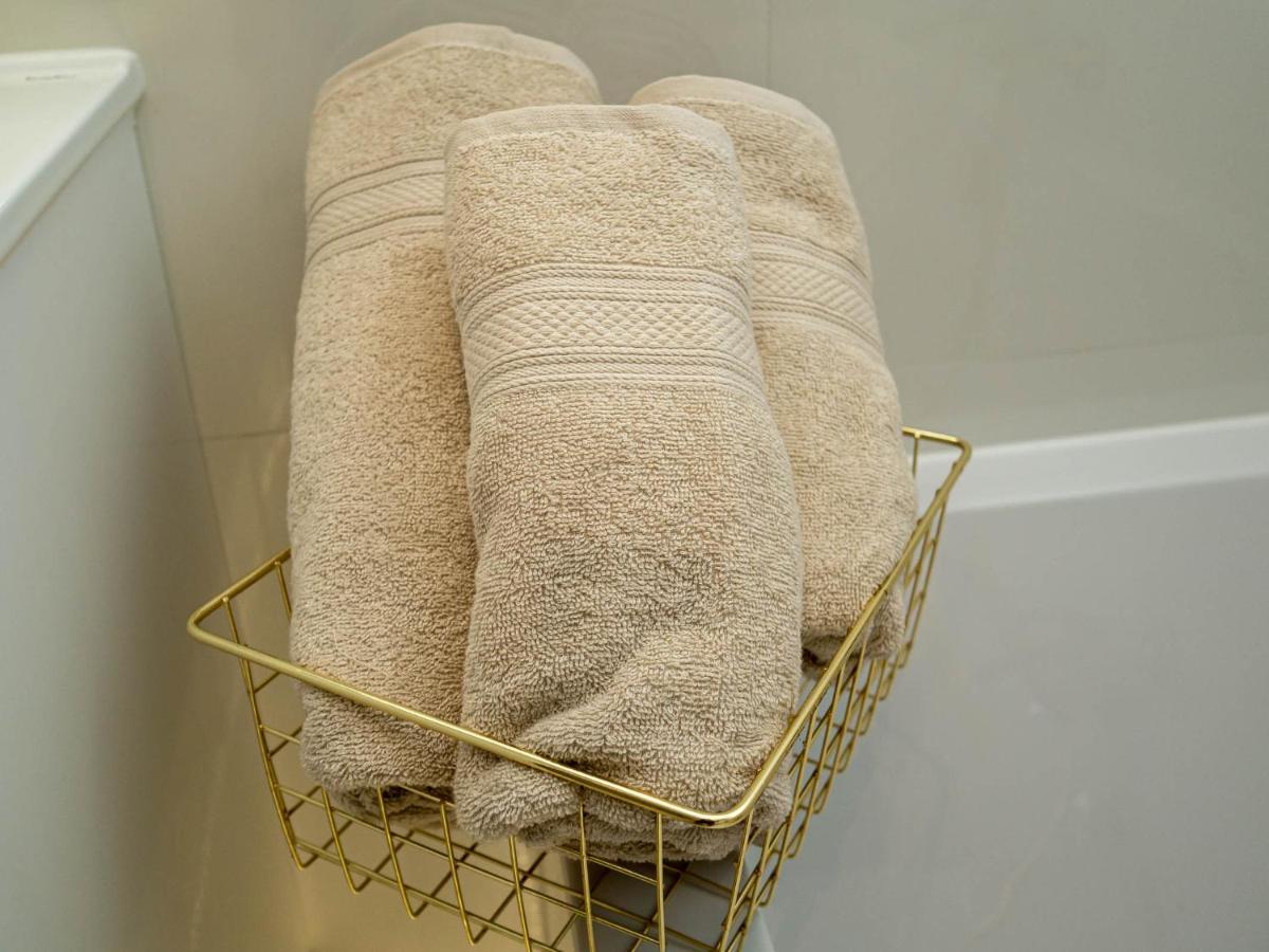 Apartament Gold Aleja Nmp 8 - Free Parking Częstochowa Buitenkant foto