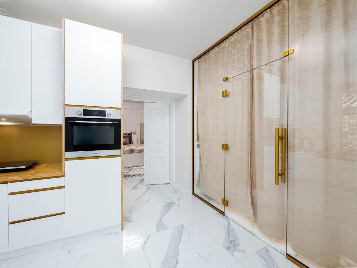 Apartament Gold Aleja Nmp 8 - Free Parking Częstochowa Buitenkant foto
