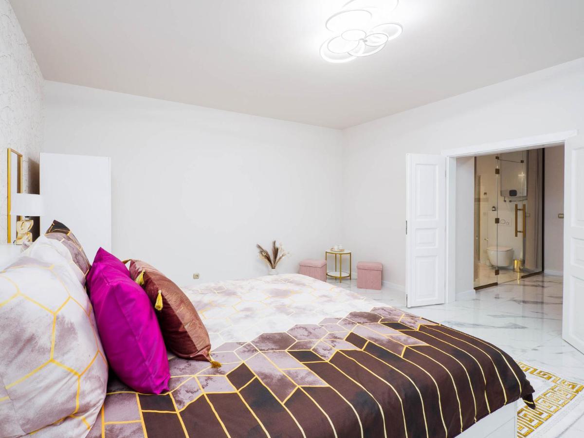 Apartament Gold Aleja Nmp 8 - Free Parking Częstochowa Buitenkant foto