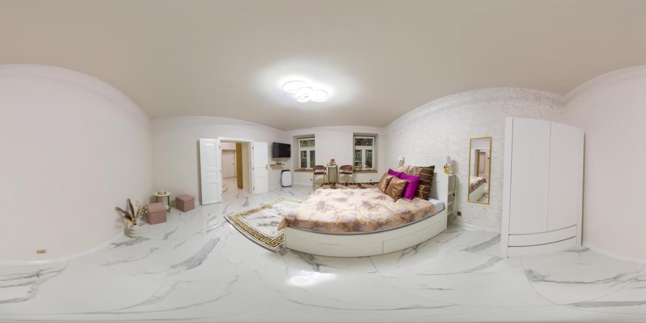 Apartament Gold Aleja Nmp 8 - Free Parking Częstochowa Buitenkant foto